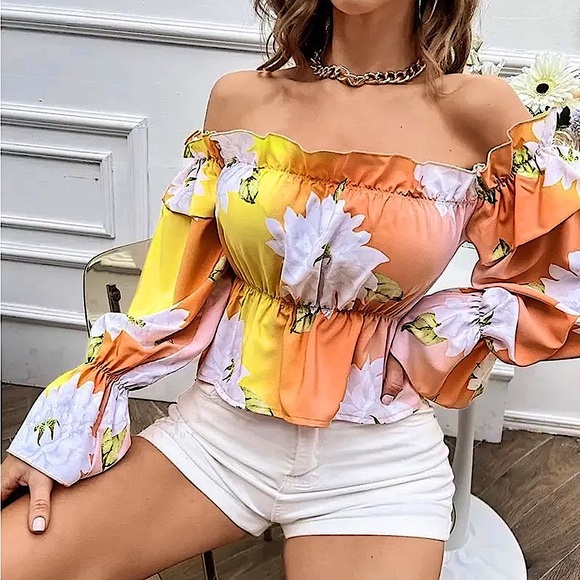 Tropical Floral Off the Shoulder Blouse. - Picture 5 of 15